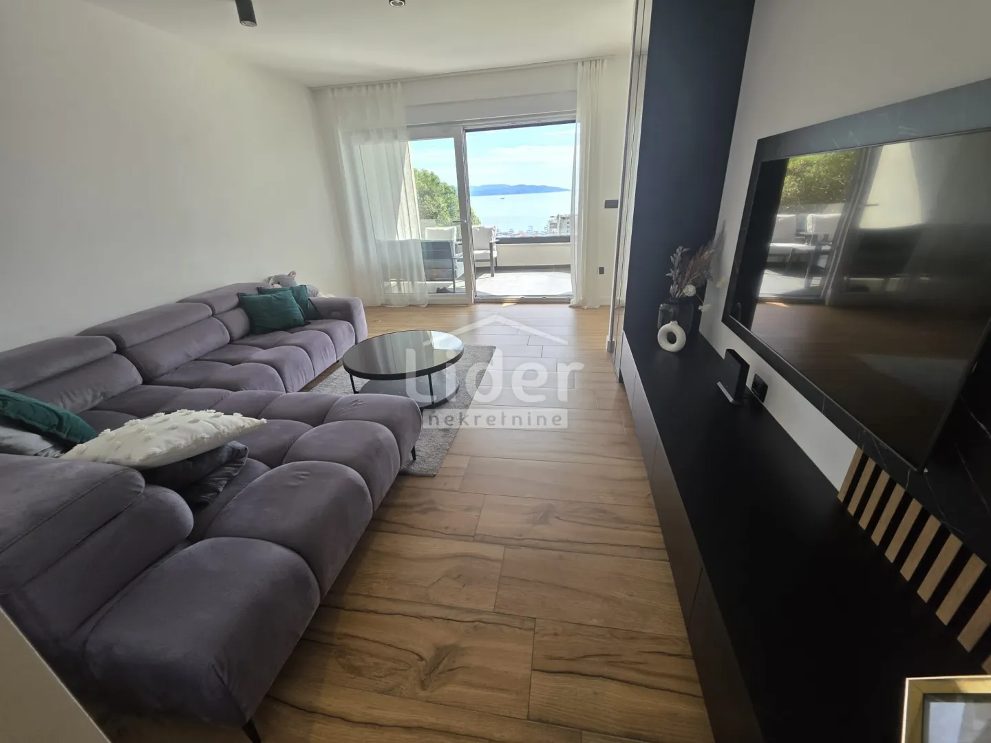 banderovo, 3s+db, 2 parkinga, lođa, panorama, namješten - slika 10