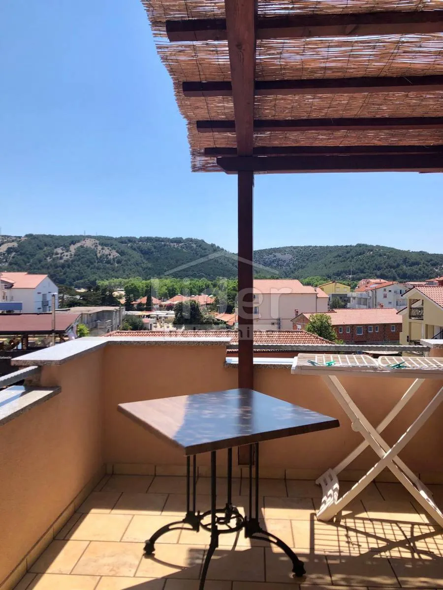 lopar, san marino, apartmanska kuća s restoranom - slika 11