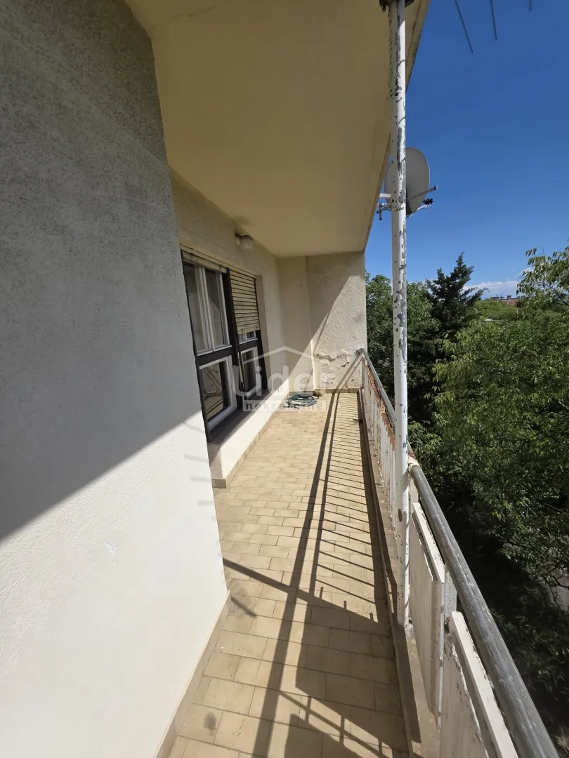 pećine, 3s+db, 2 lođe, 1 kat, pogled - slika 15