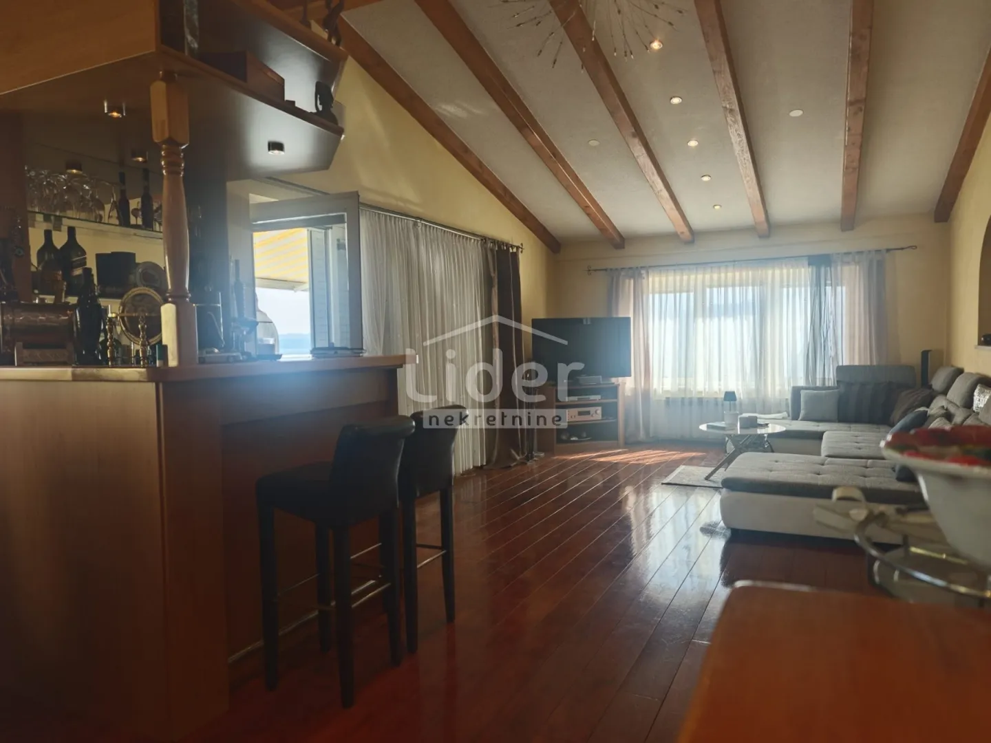 opatija- vila s predivnim pogledom i bazenom - slika 24