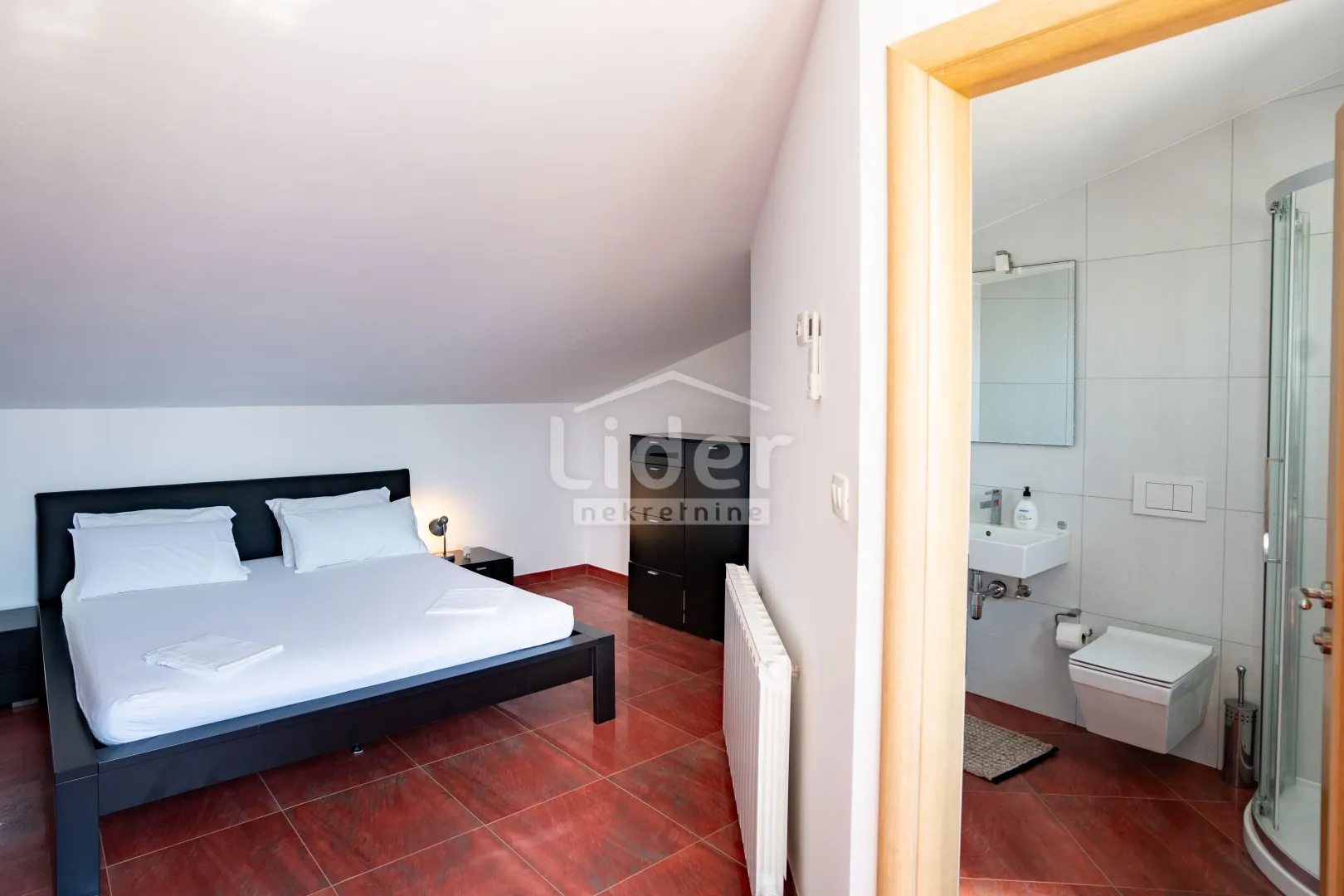 rab, barbat, apartman 150 m2 s prekrasnim pogledom - slika 29