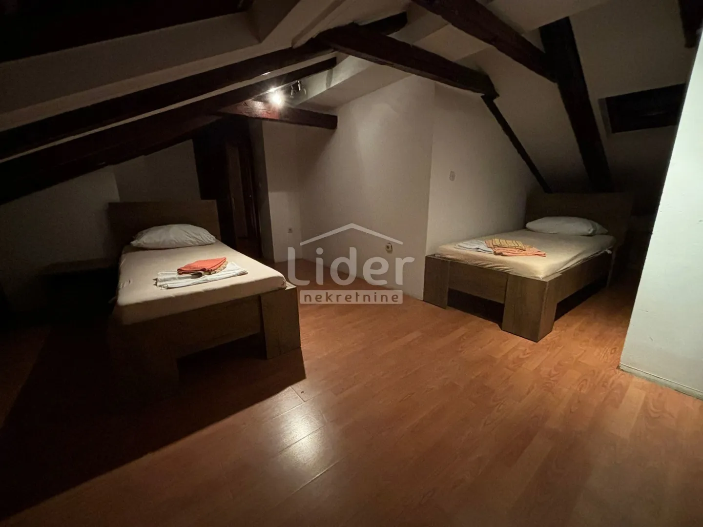 belveder-stan za radnike 250€/po radniku - slika 12