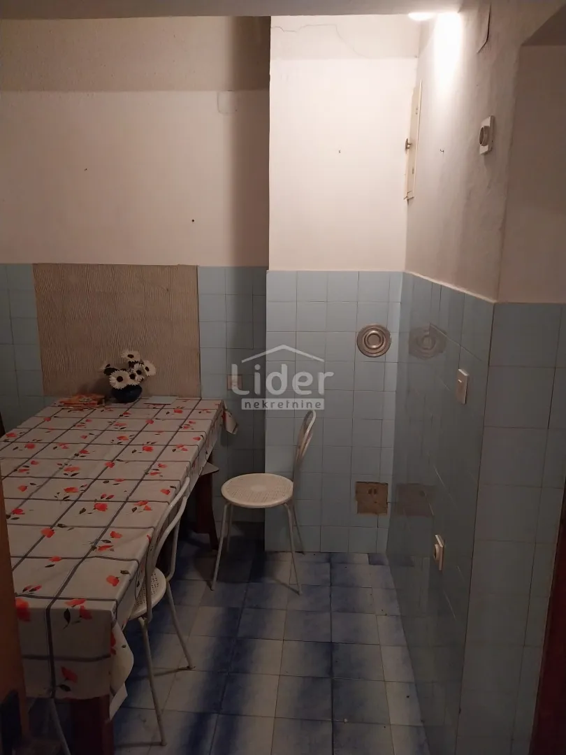 pag, centar, kuća 212 m2, 250.000 € - slika 17