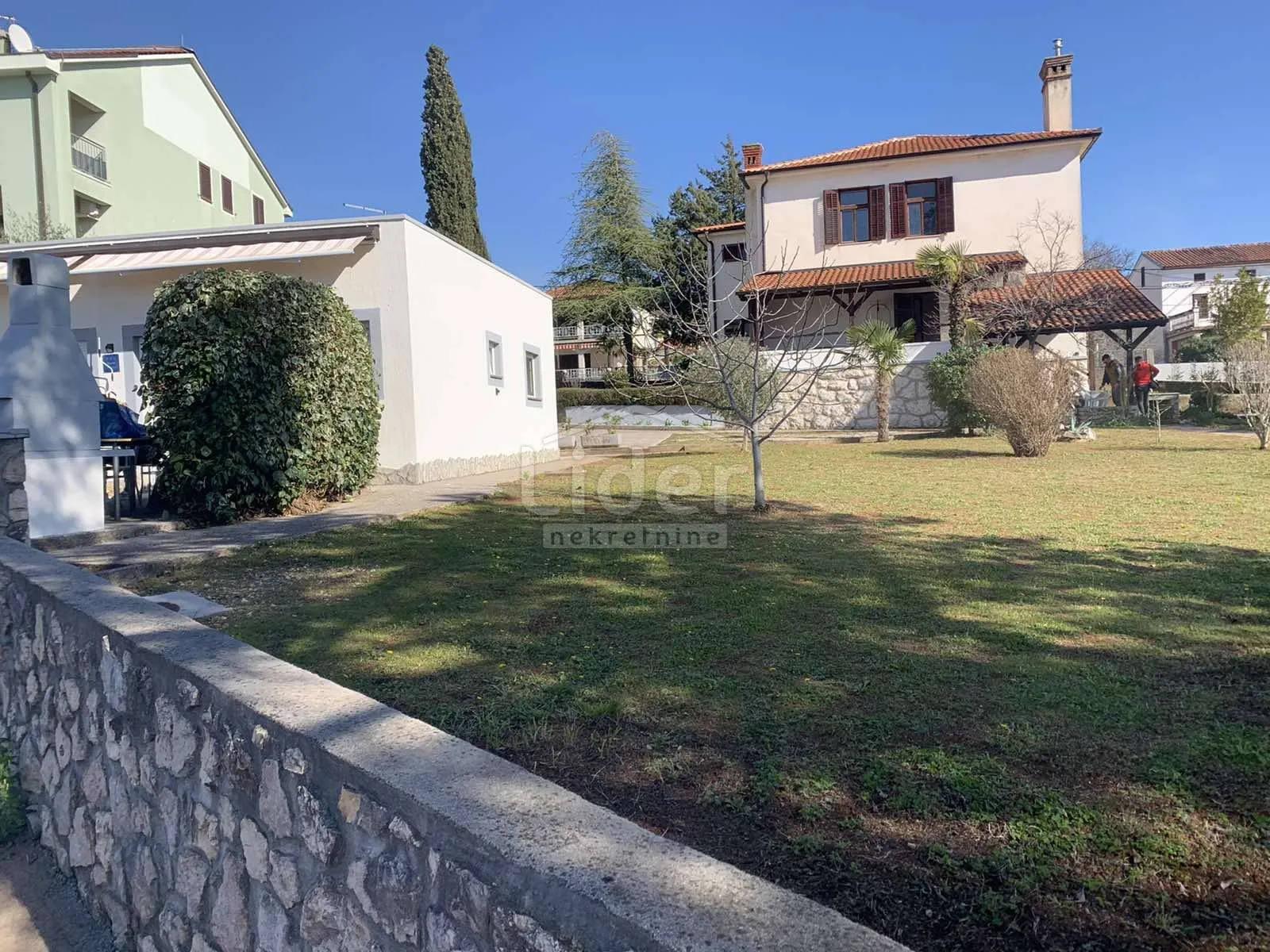 sv. vid, samostojeće dvije kuće na okućnici od 1983m2 - slika 5