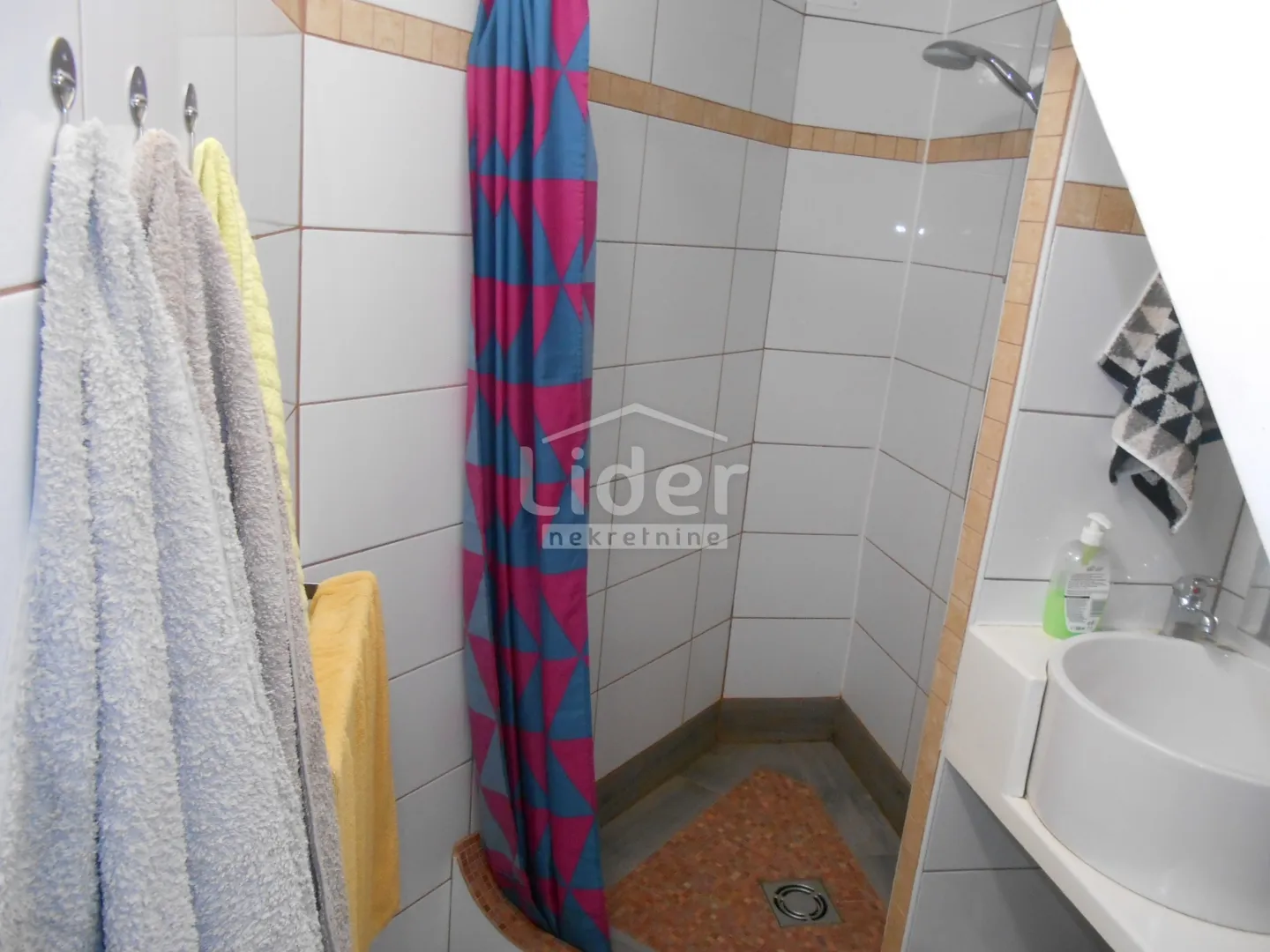 grižane kuća s 4 apartmana + bazen, sauna, jacuzzi - slika 27