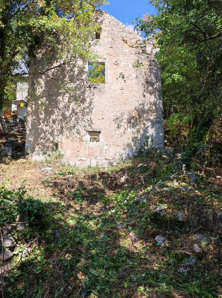 hreljin ruševina na zemljištu od 1665 m2 - slika 7