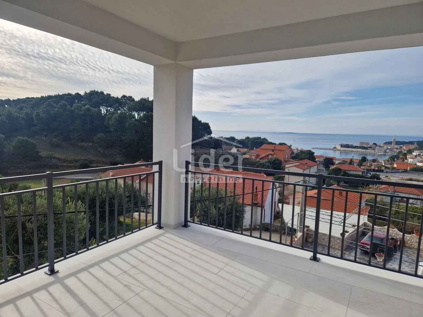apartman u banjolu sa fantastičnim pogledom - slika 6