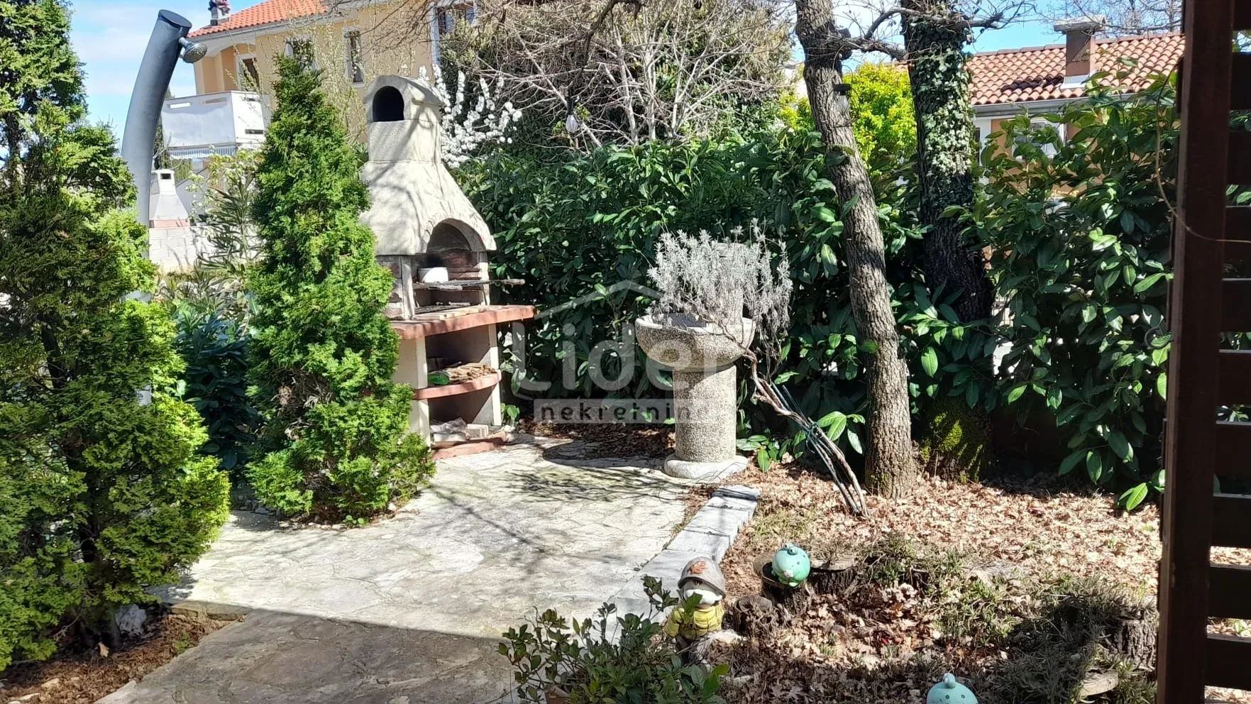 otok krk,malinska-1sb+db 37m2 s okućnicom 88m2 - slika 2