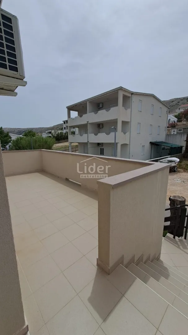 dvojna kuća u pagu, 100m2- dva apartmana, 300m od mora - slika 3