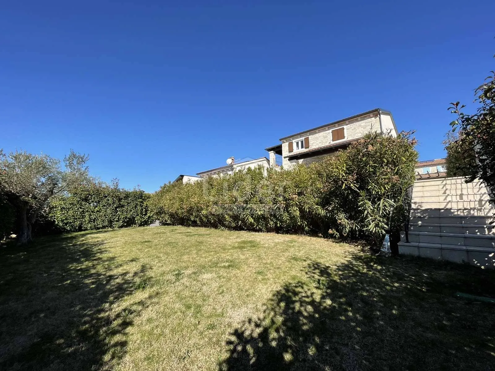 moderno-rustikalna vila s pogledom na more! - slika 27
