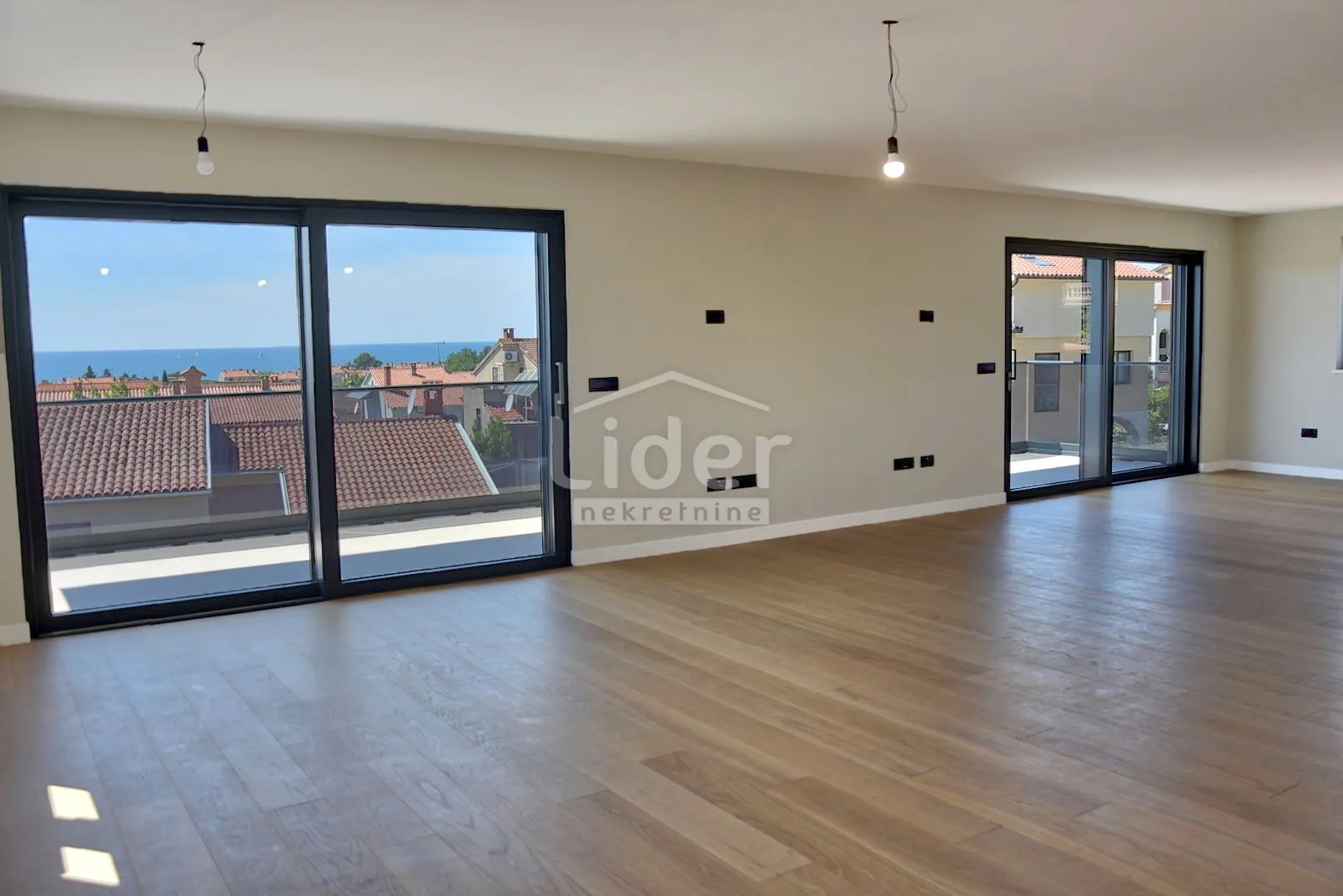 penthouse sa prekrasnim pogledom na top lokaciji! - slika 15