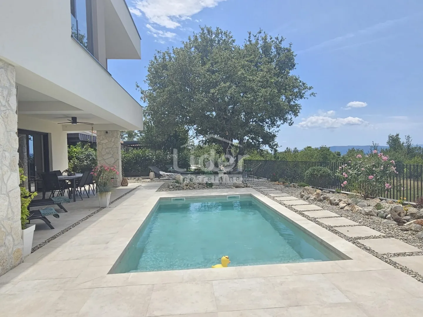 Krk – Moderna kuća 170 m², bazen