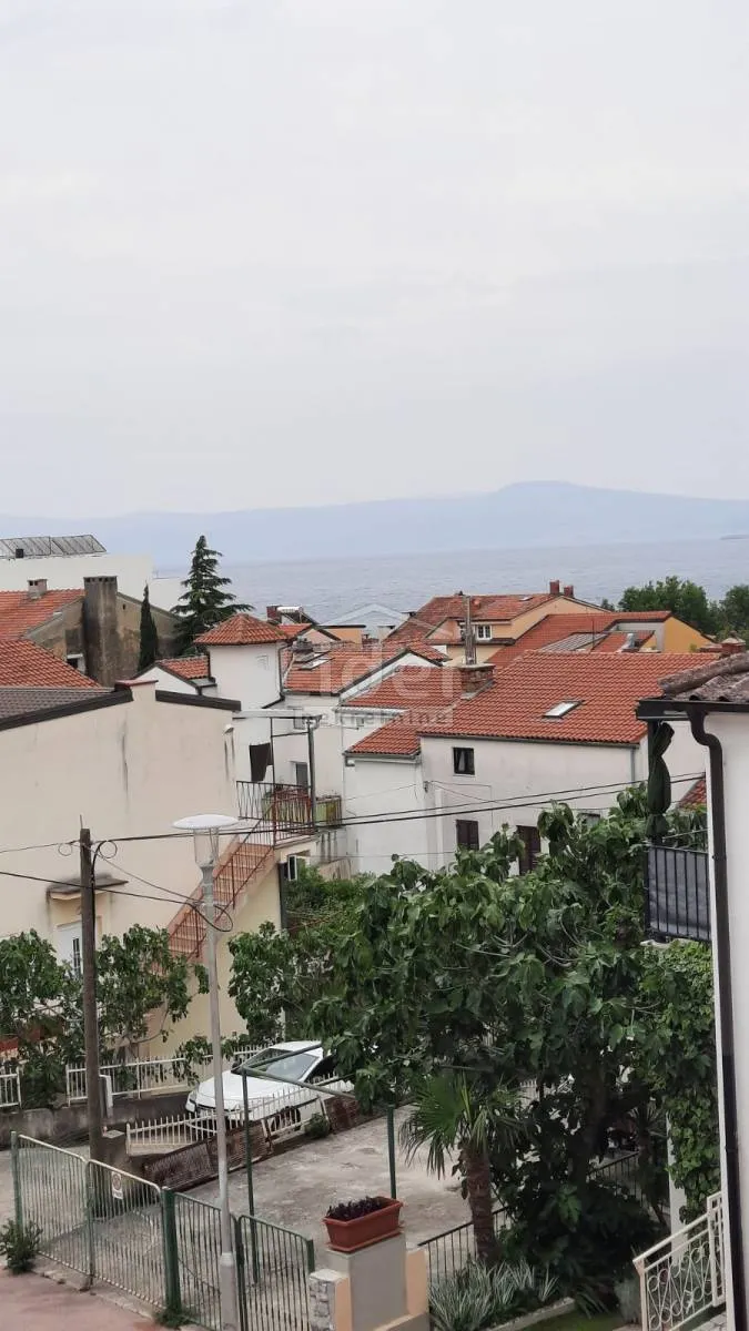 Kuća CRIKVENICA, 2 stana, garaža