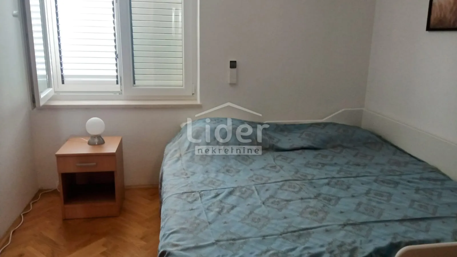 kuća 185m2, 150m od mora + građevinsko zemljište 600m2 - slika 8
