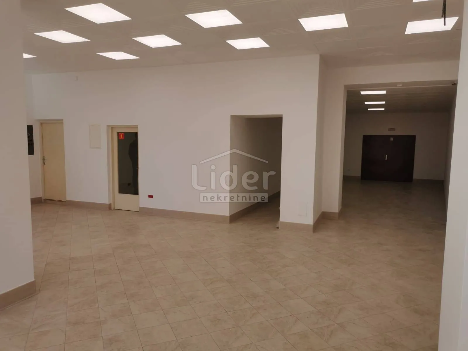 sušak, ulični lokal 321m2- 379.000 € - slika 4