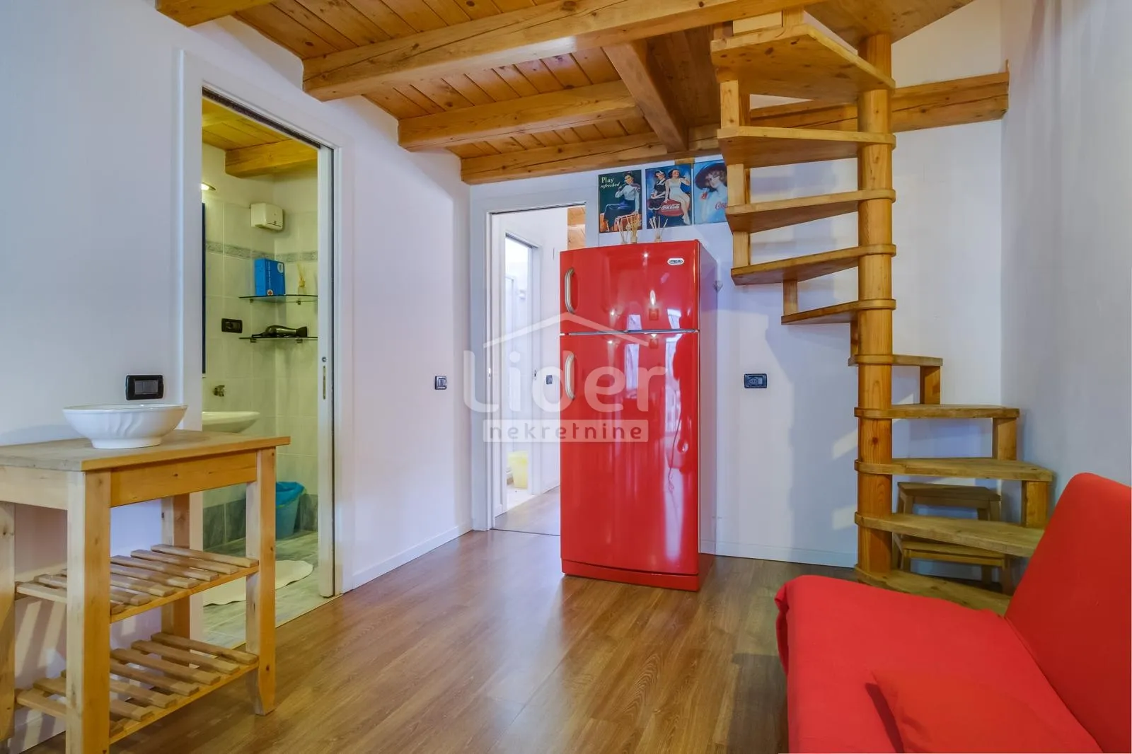stan s predivnim pogledom na more i luku – veli lošinj - slika 4