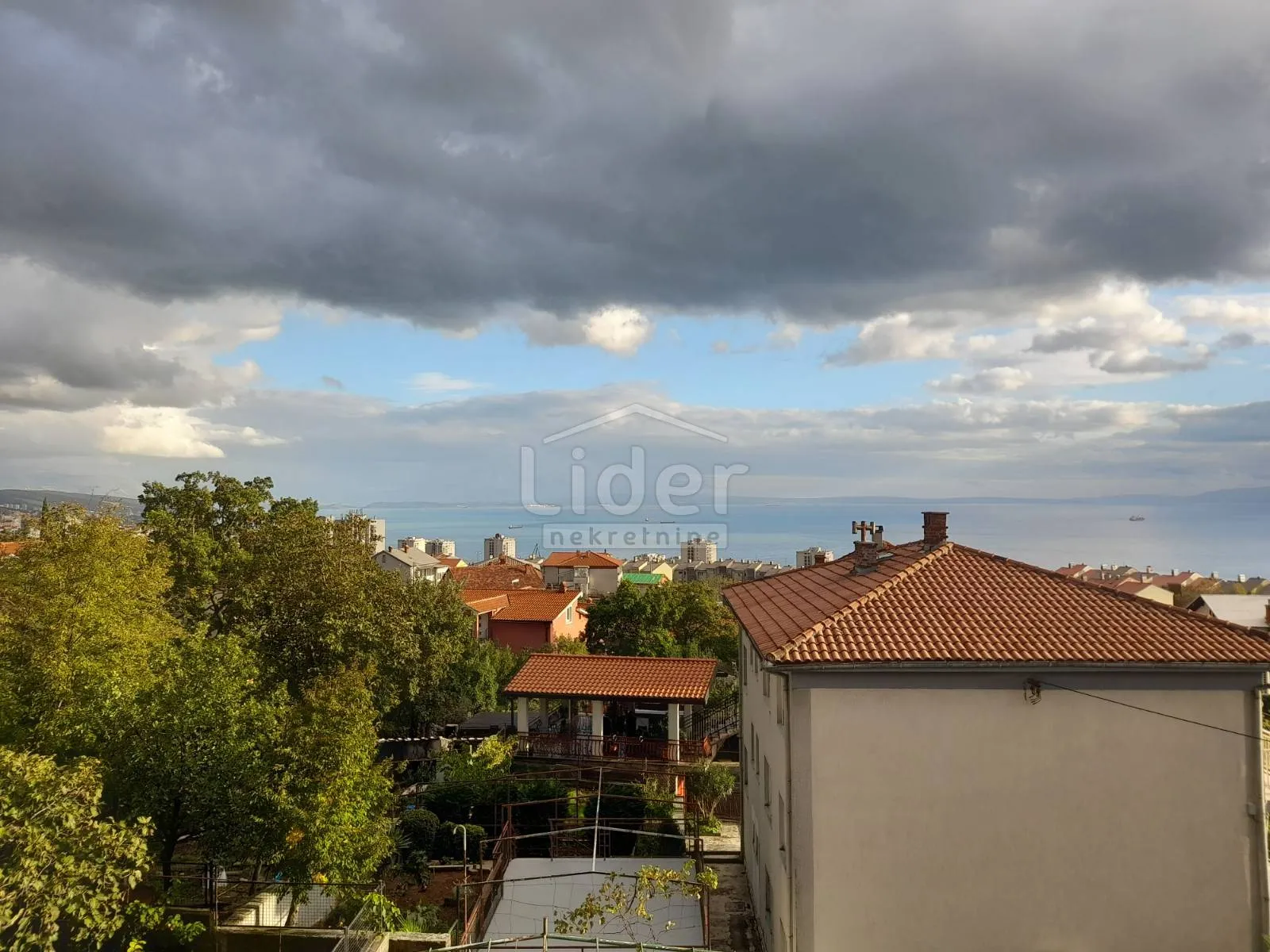 kuća sa velikom okućnicom 1.800m2 - slika 14