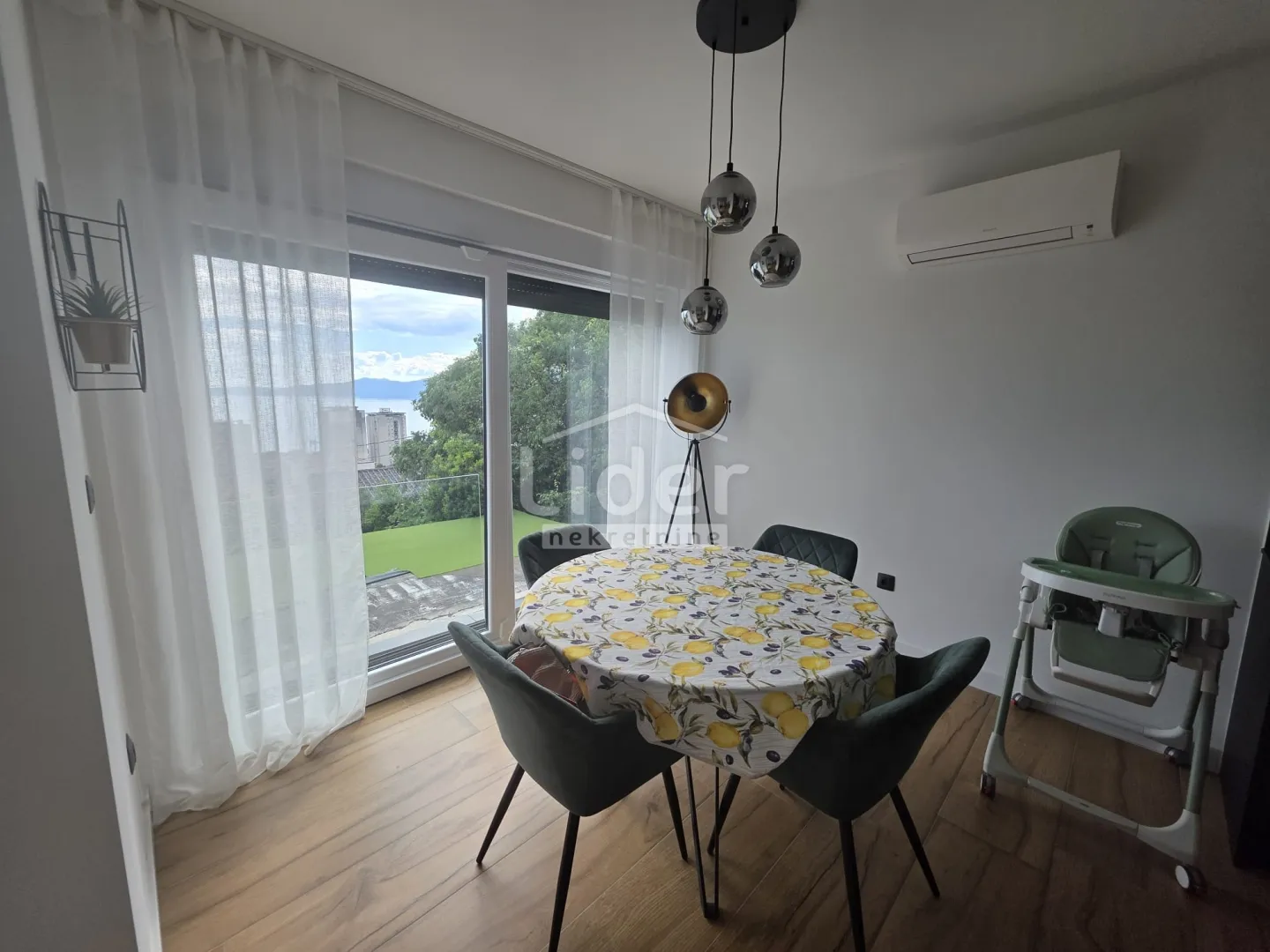 banderovo, 3s+db, 2 parkinga, lođa, panorama, namješten - slika 12
