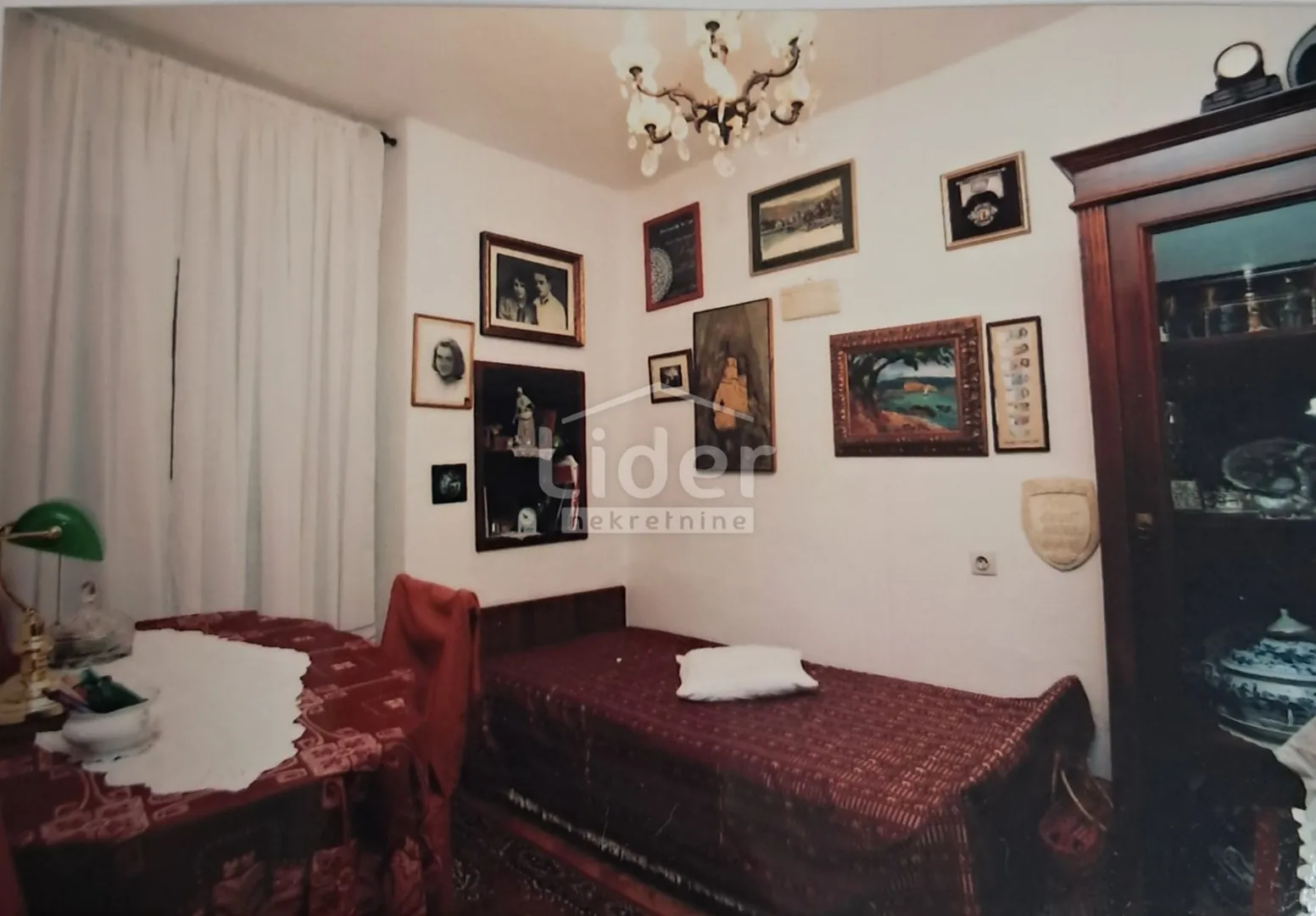 pag, kuća u samom centru, 176m2, krovna terasa - slika 8