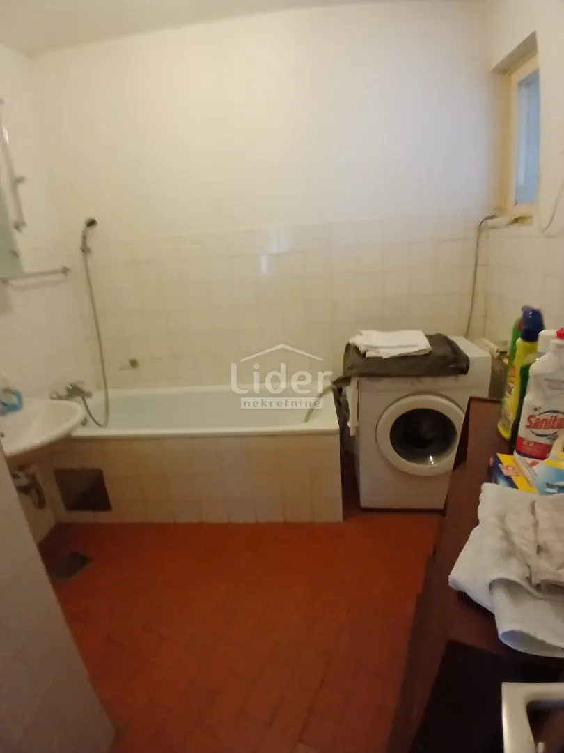kozala, veliki stan na dobroj lokaciji - slika 10
