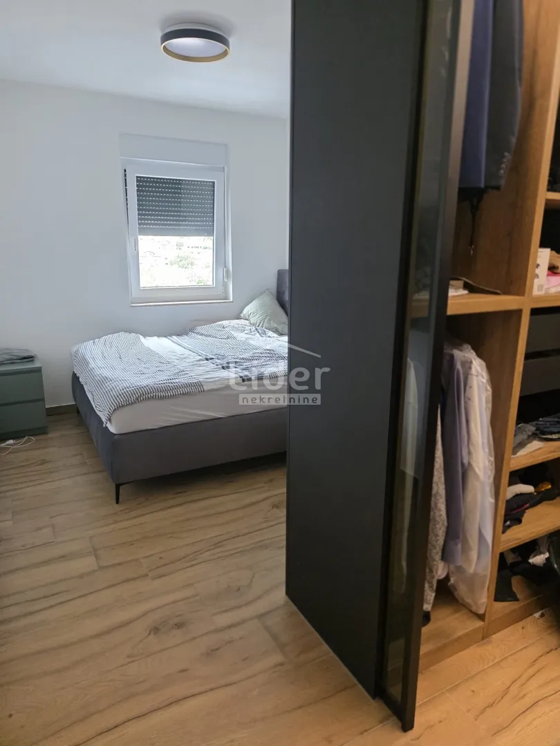 banderovo, 3s+db, 2 parkinga, lođa, panorama, namješten - slika 27