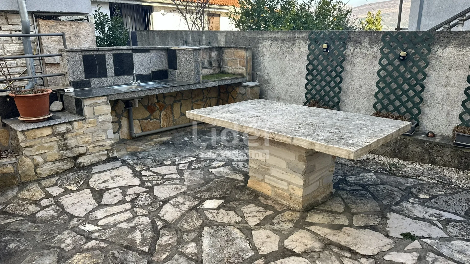 donji karin, kuća sa 3 stana i pogledom na more - slika 34