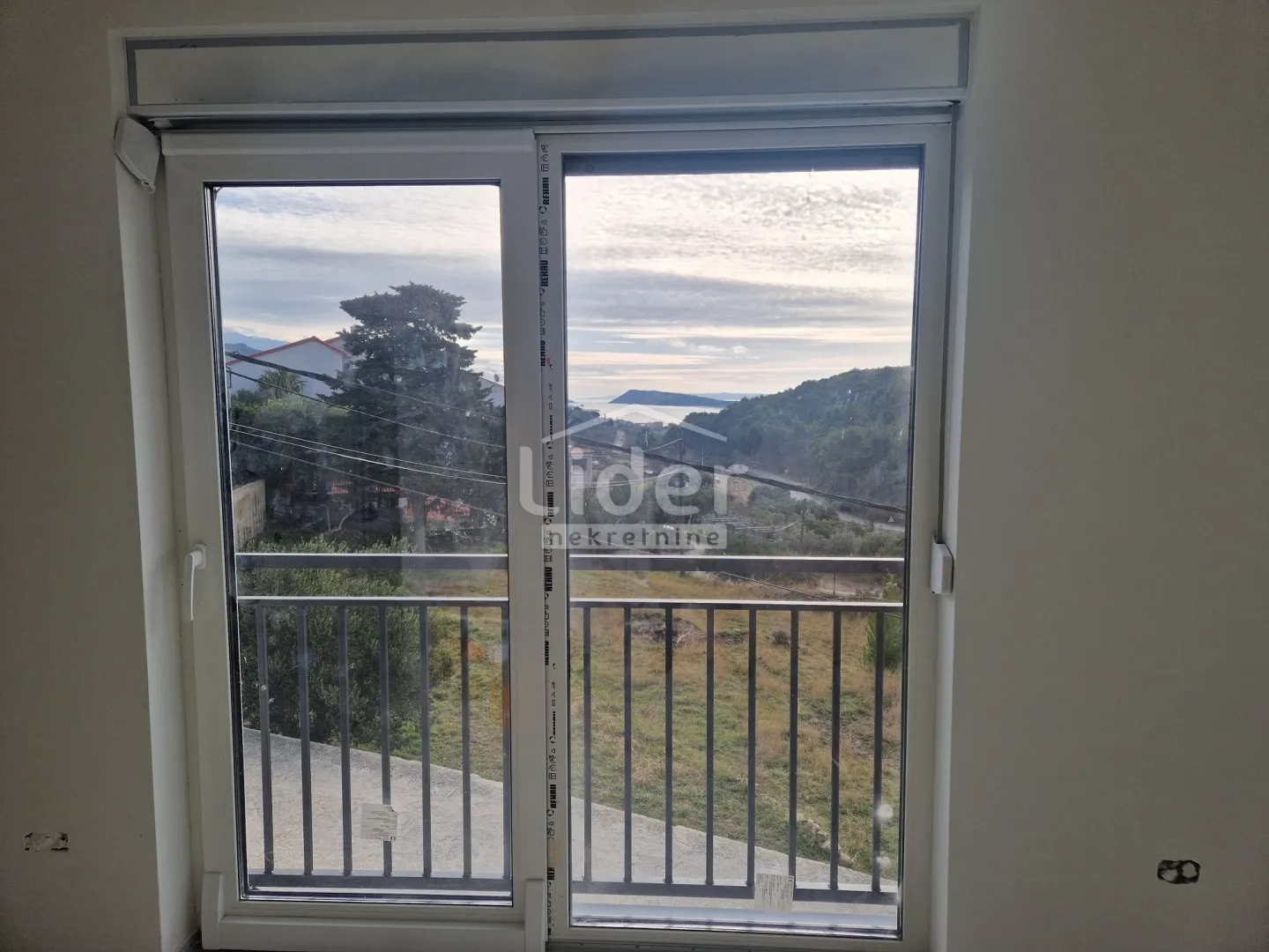 apartman u banjolu sa fantastičnim pogledom - slika 10