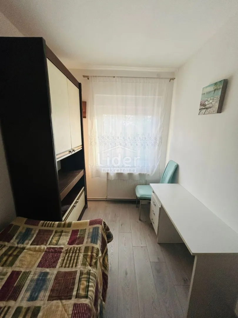 zamet-četverosobni stan s dnevnim boravkom - slika 12