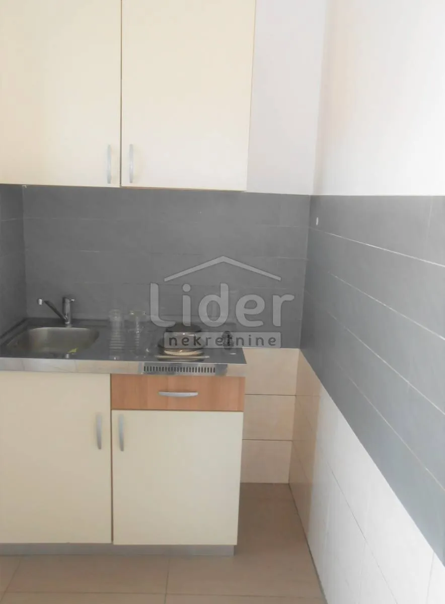 prilika! apartman na samo 100 m od mora - slika 9