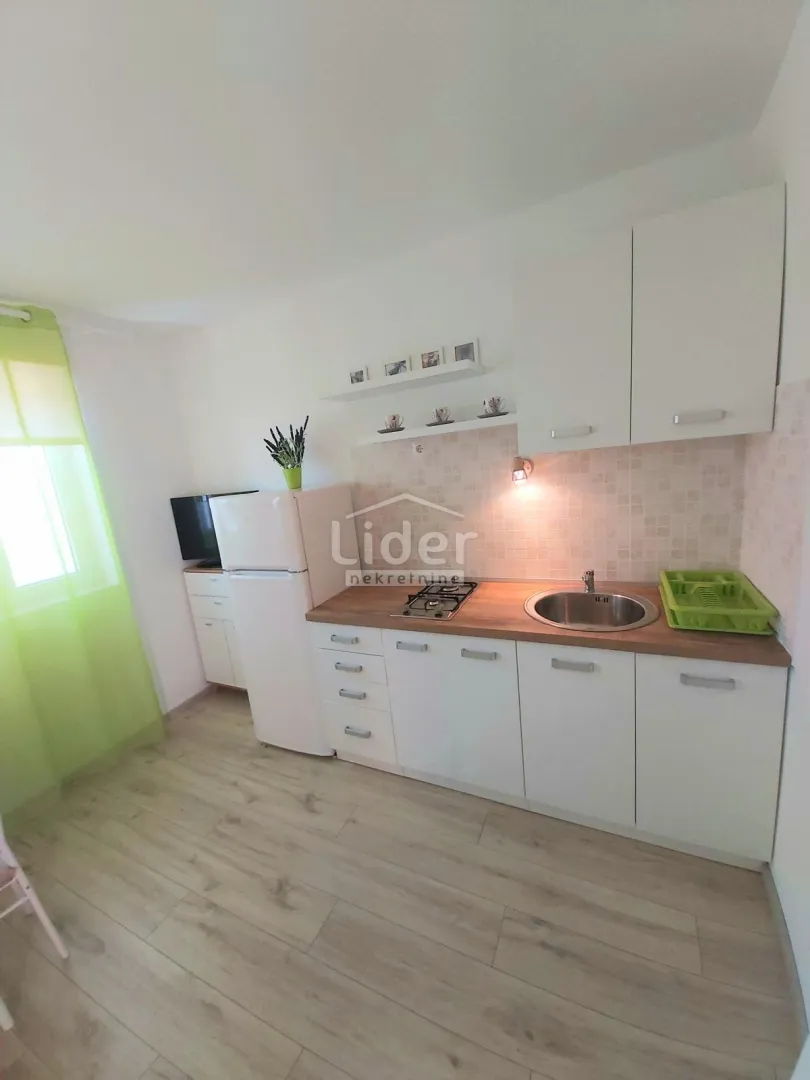 mali lošinj -1s+db stan u kući - slika 2