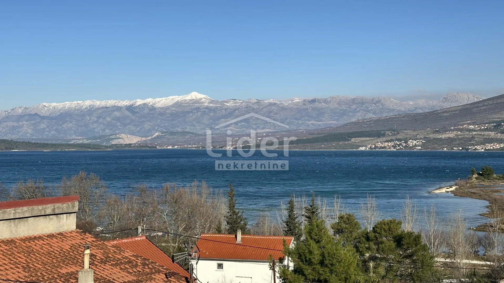 donji karin, kuća sa 3 stana i pogledom na more - slika 1