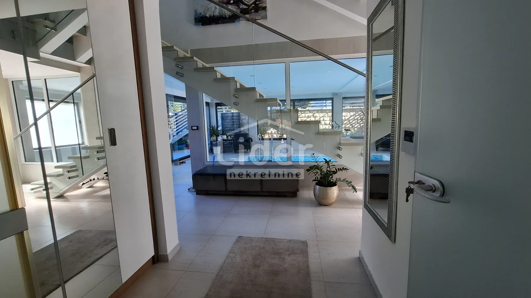 vila s vanjskim i unutarnjim bazenom,saunom ,crikvenica - slika 2