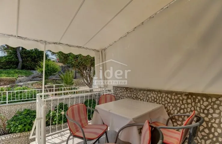 mali lošinj-kuća s pogledom na more i grad - slika 12