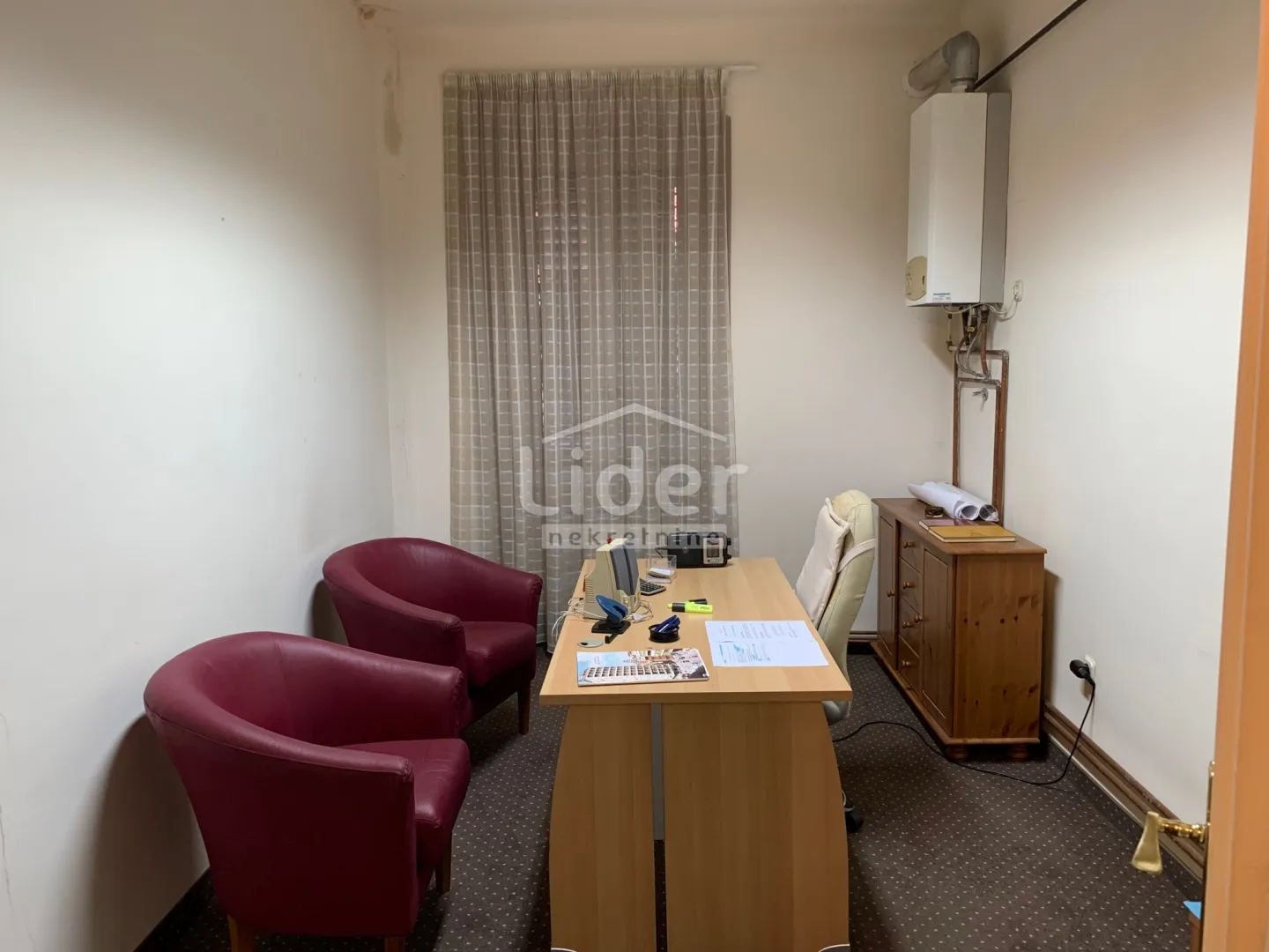 rijeka centar 80 m2 1. kat za tihu djelatnost! - slika 9
