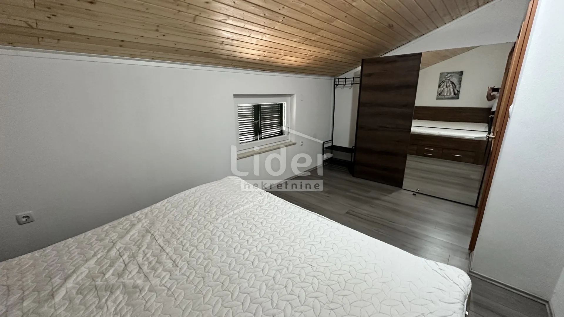 kruševo, kuću sa s dva stana i garažom prodajemo - slika 27