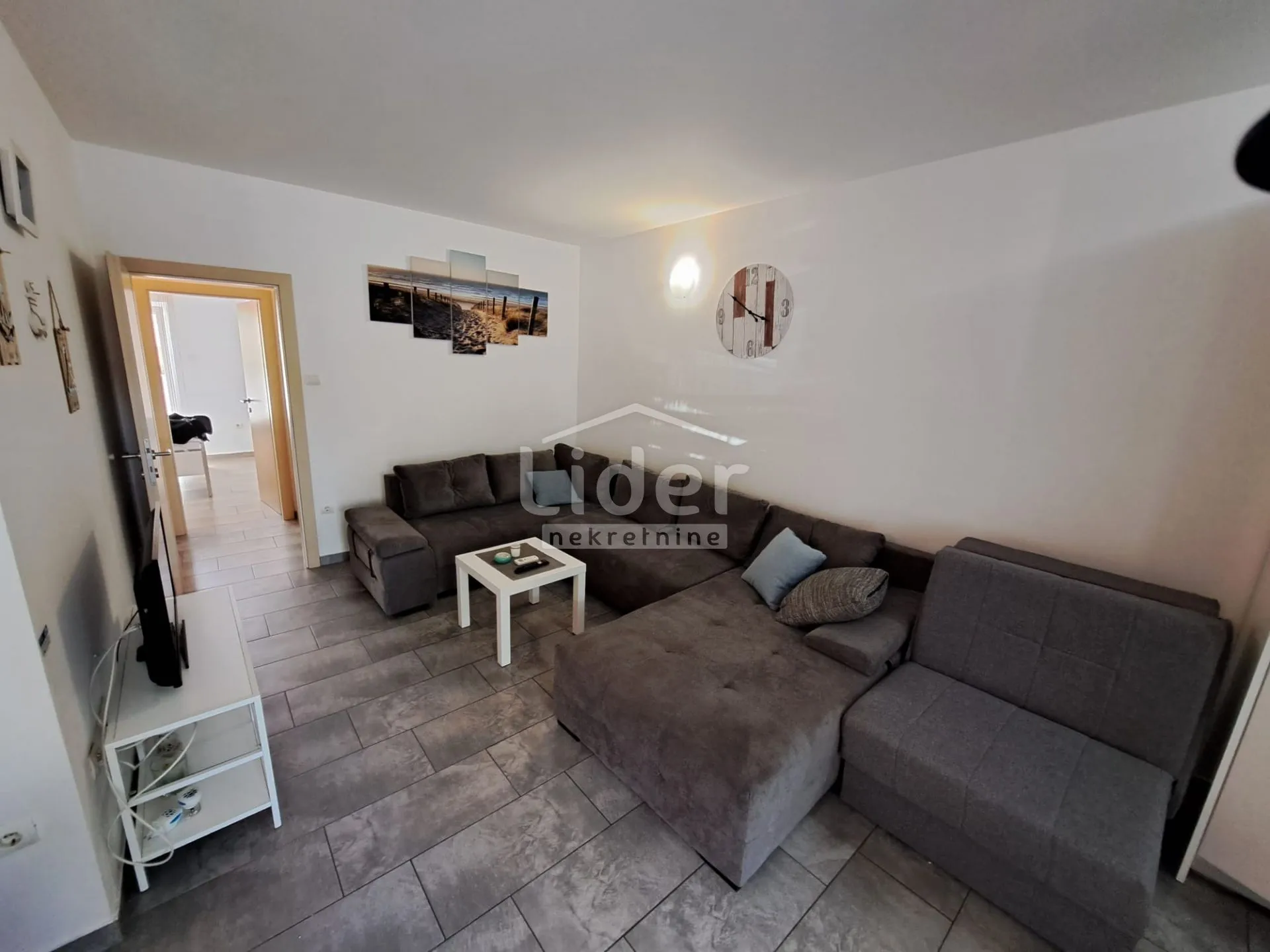 novalja stan 70m2, jacuzzi, blizina centra, škole i vrtića - slika 3
