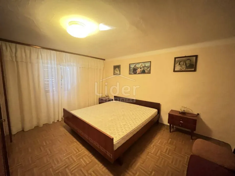 imanje sa 4 kuće - slika 6