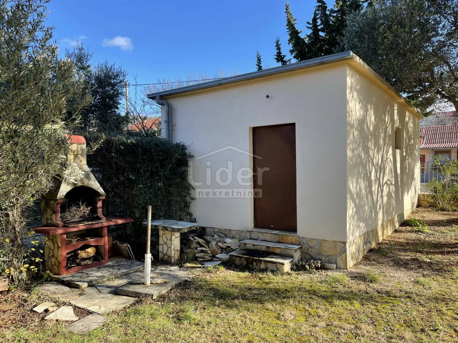 gornji karin, kuća prvi red do mora - slika 9