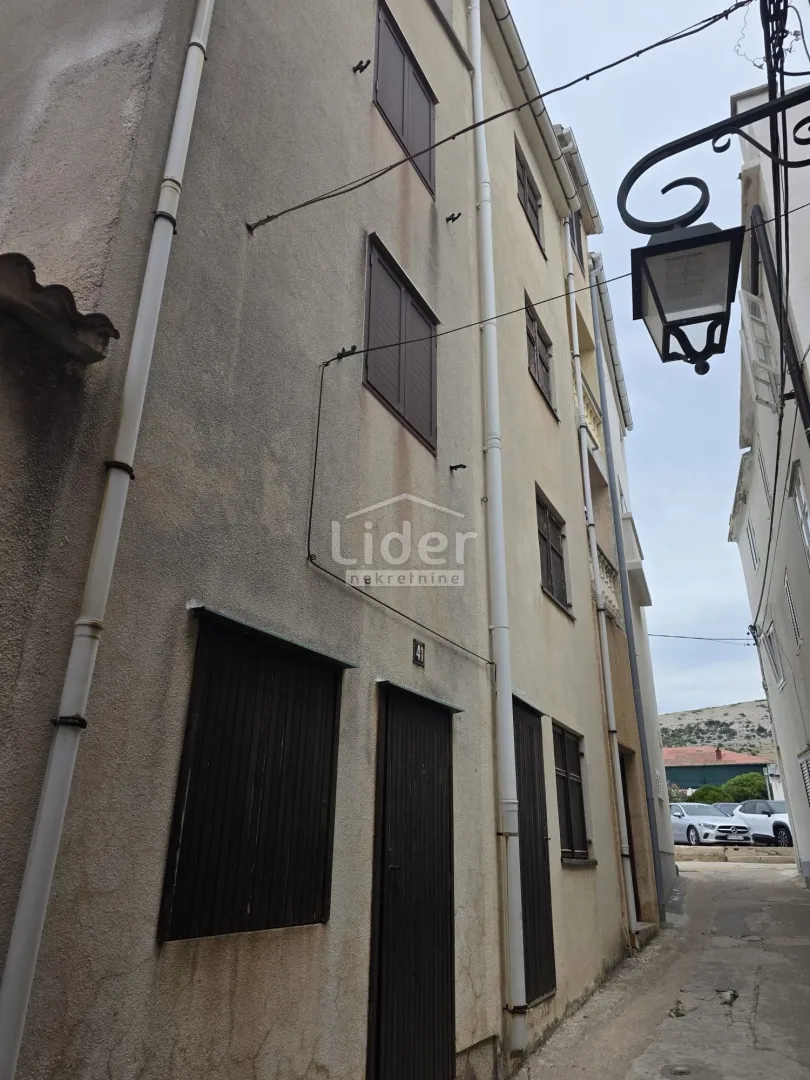 pag, centar, kuća 212 m2, 250.000 € izvrsna investicija! - slika 6