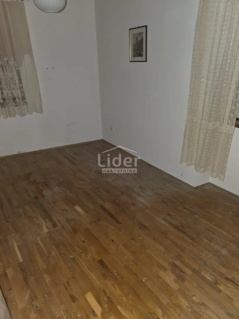 pag, centar, kuća 212 m2, 250.000 € izvrsna investicija! - slika 15