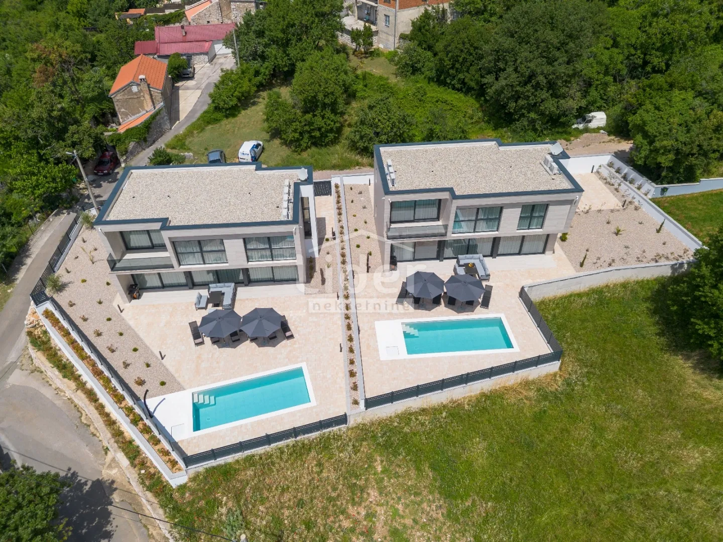 bribir vila s bazenom, novogradnja - slika 15