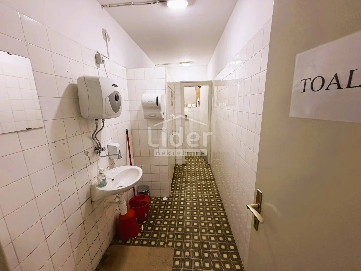 halu površine 1108m2 dugoročno iznajmljujemo - slika 7