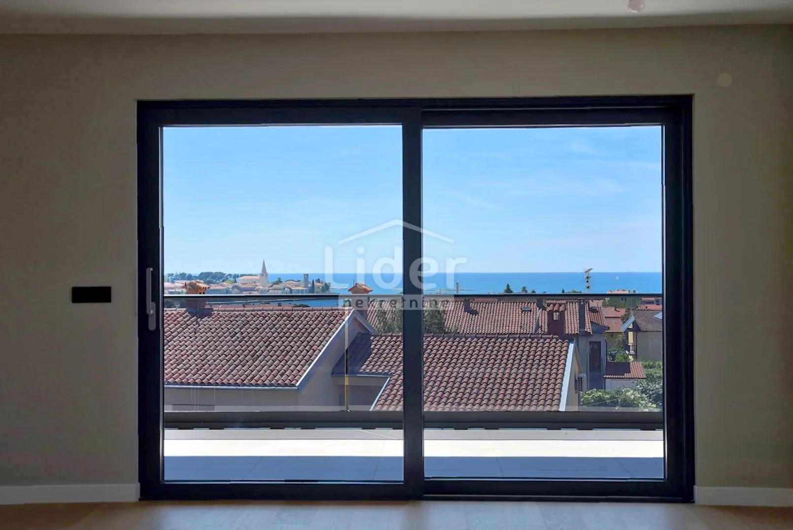 penthouse sa prekrasnim pogledom na top lokaciji! - slika 7