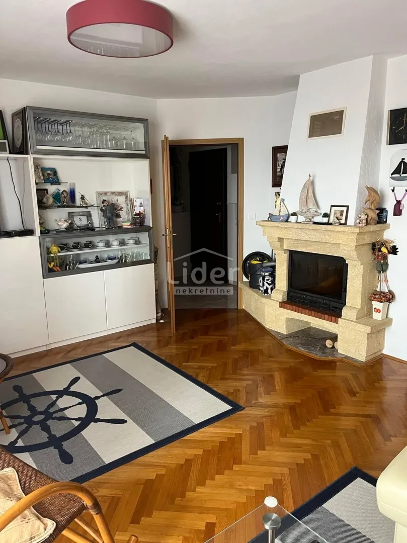 crikvenica- 2s+db ,2 parkirna mjesta ,garaža - slika 5