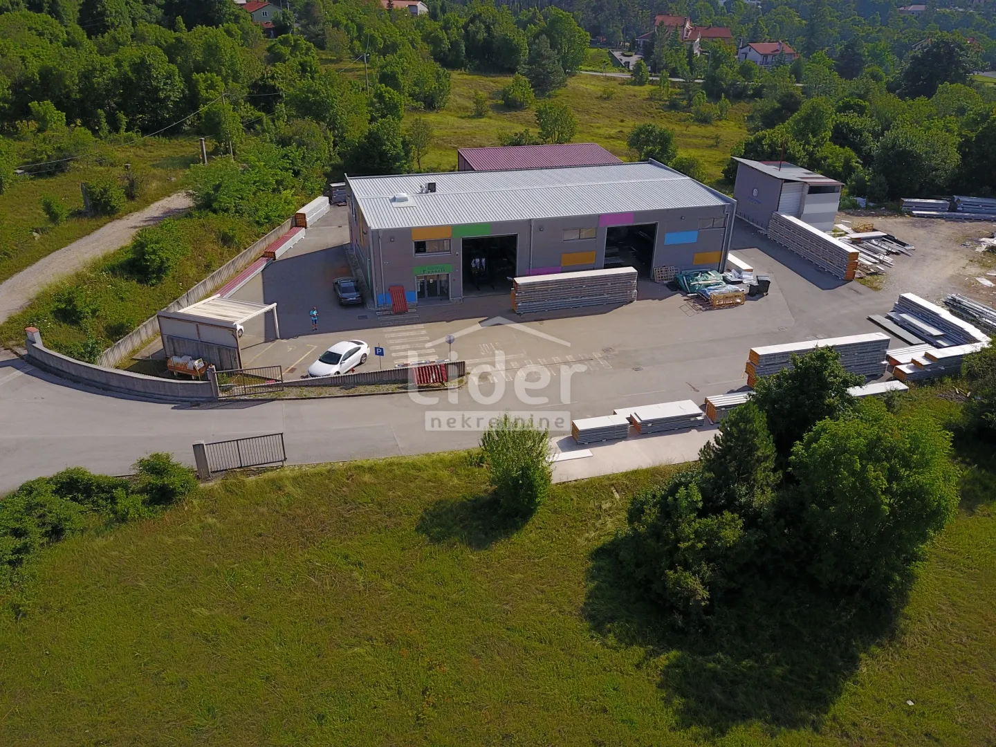 hala, 568 m2, 6.200 m2 zemljište - slika 4