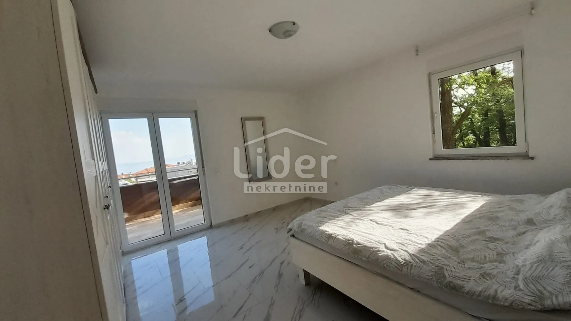 rijeka,srdoči-stan 132m2+vrt 185m2+3 parkinga+pogled more - slika 11