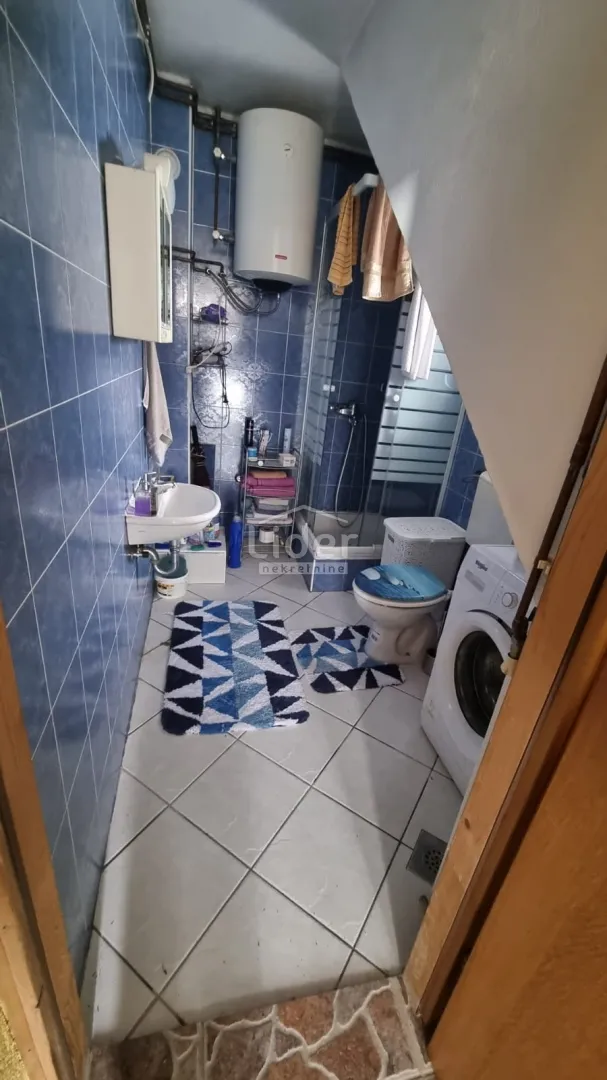 delnice, dvojna kuća od 100m2, p+1, okućnice 320m2 - slika 8
