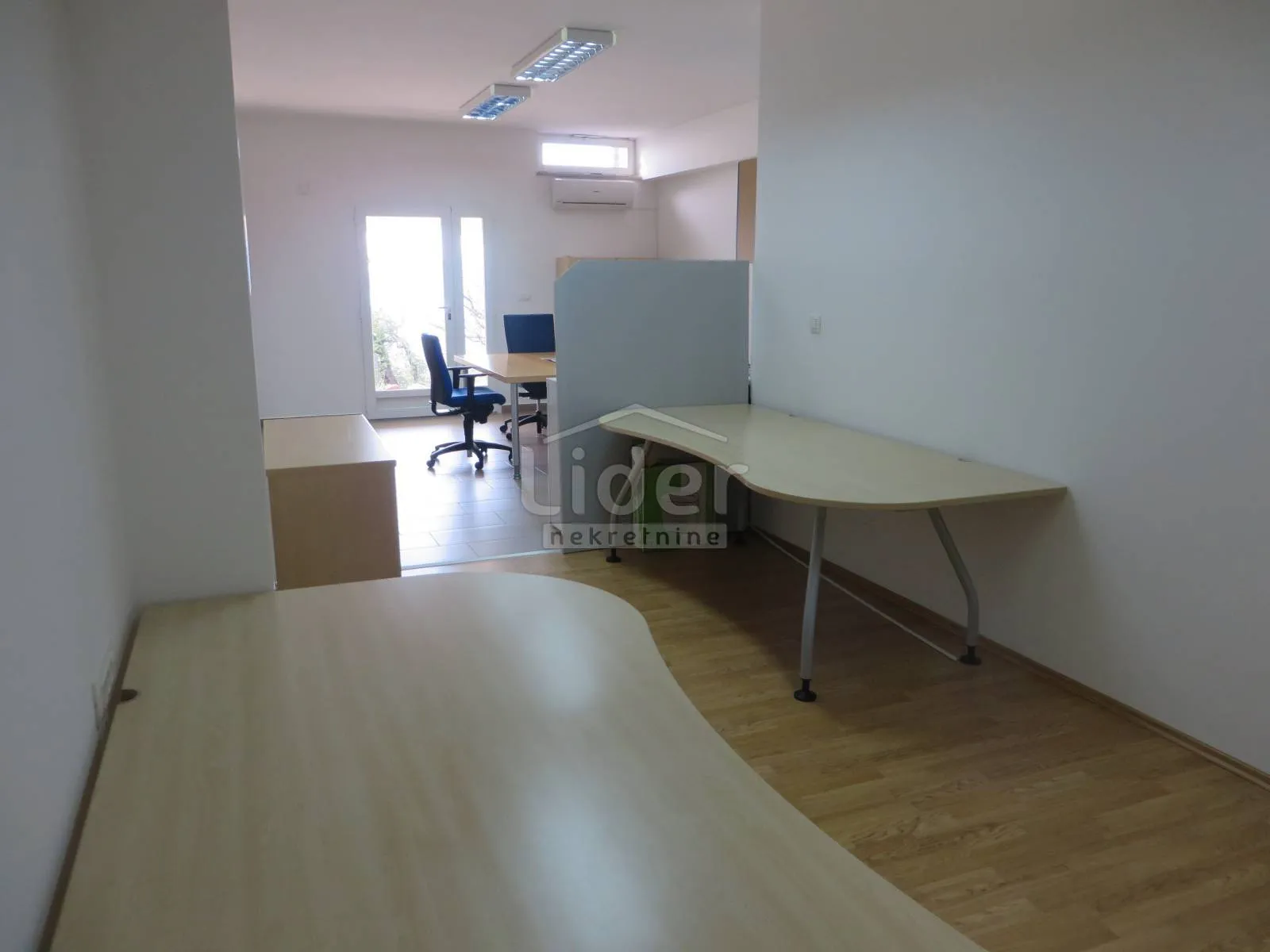 uredski prostor, 120 m2, sa parkingom - slika 14