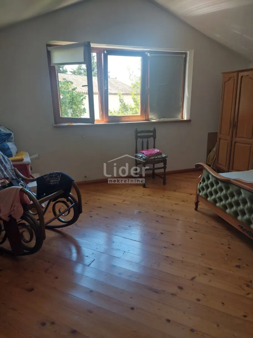 pomer, medulin, novija kuća 250m2 na samo 150m od mora - slika 26