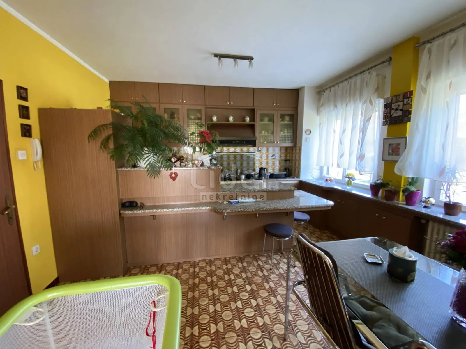 saršoni, poslovno-stambeni objekt sa 5.045m2 okućnice - slika 20